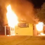 Incendio en la UNPSJB: el fuego afectó el módulo de ingeniería, oficinas y servidores