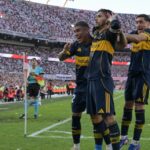 Boca ganó el Superclásico en el Monumental y quedó como líder del Apertura