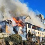 Voraz incendio destruyó parte del histórico Hotel Huemul en Bariloche