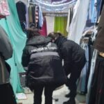 Intentó escapar por los techos tras un robo y terminó herido al caer dentro de una galería comercial