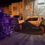 Persecución en Trelew: conductor alcoholizado chocó cuatro autos, volcó y terminó detenido